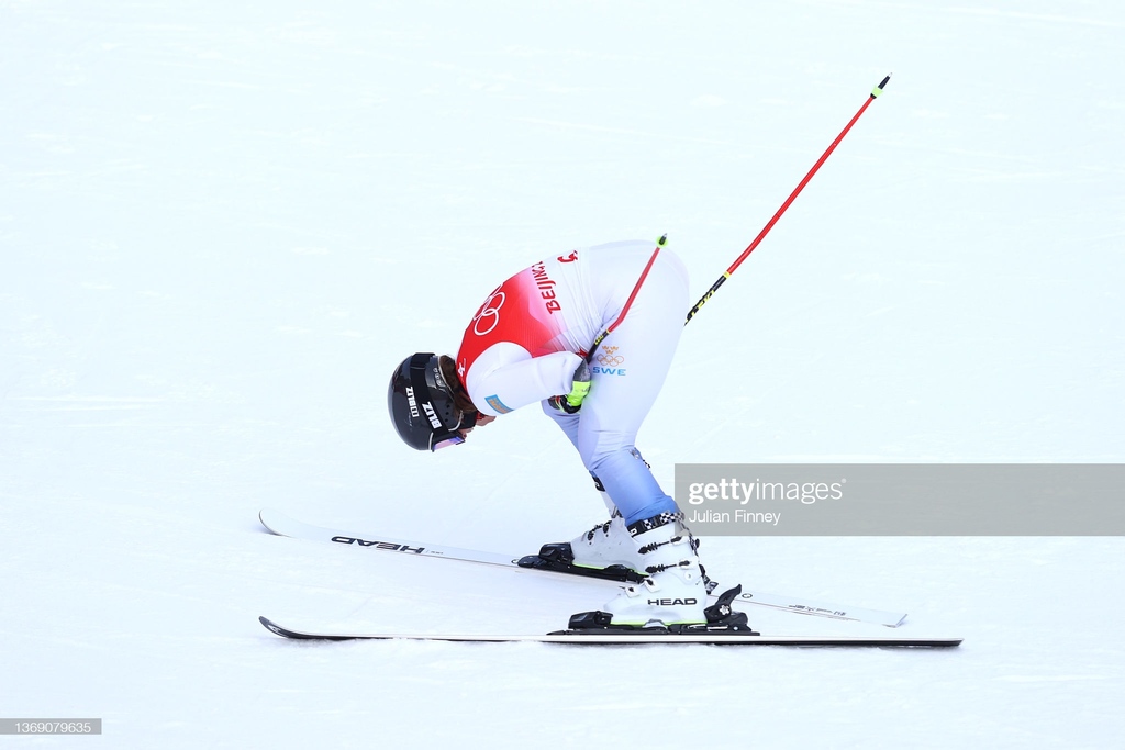 GettySport's tweet photo. .#SaraHector of #TeamSweden wins gold at the Women’s #GiantSlalom on day 3 of the #Beijing2022 #WinterOlympic Games at National Alpine Ski Centre in Yanqing, China. I February 07, 2022 I 📸:  Julian Finney + Alexis Boichard/Agence Zoom #GettySport #Olympics #AlpineSkiing https://t.co/2fNf9w8oa9