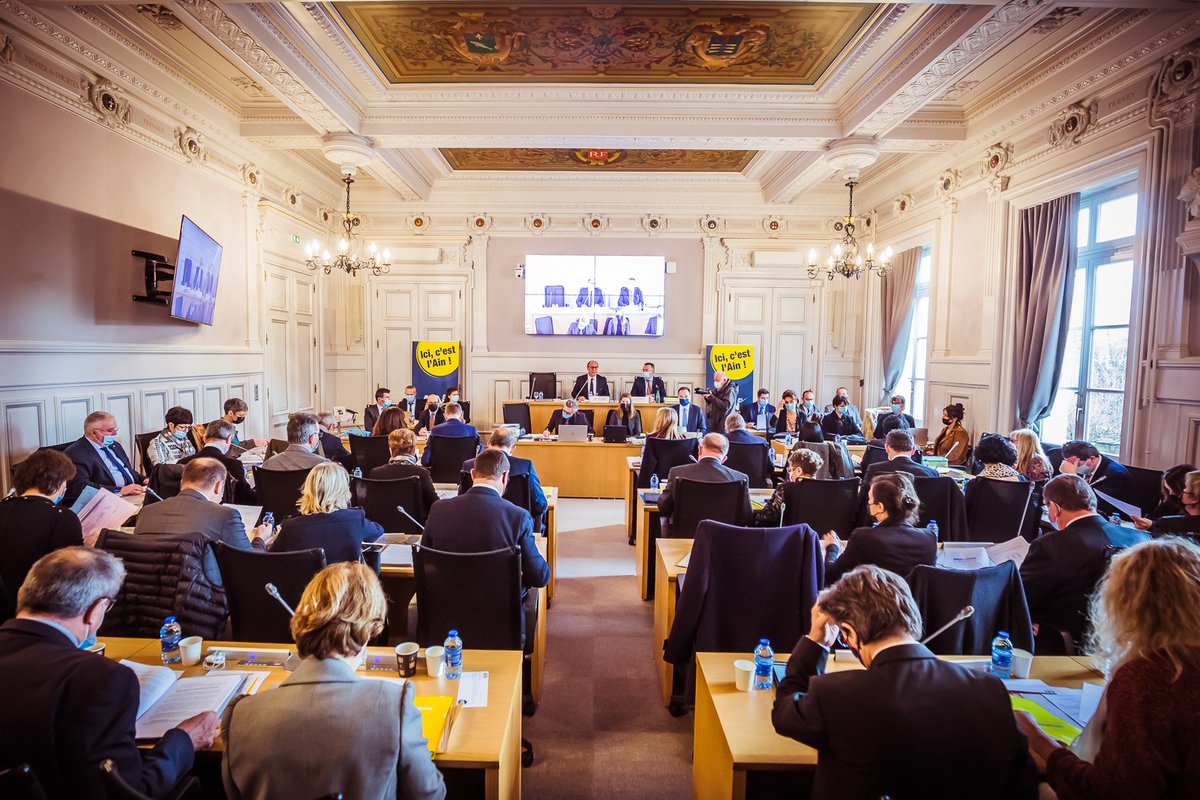 Departement_AIN's tweet photo. #Direct Suivez la session du Département de l'#Ain sur YouTube📌Au programme : le vote des chantiers prioritaires (démographie médicale, vidéoprotection, insertion, ressources naturelles, collégiens, montagne) et le budget primitif 2022 #session01 ➡️https://t.co/qJqYMTul1g https://t.co/lIBCCAOeFY