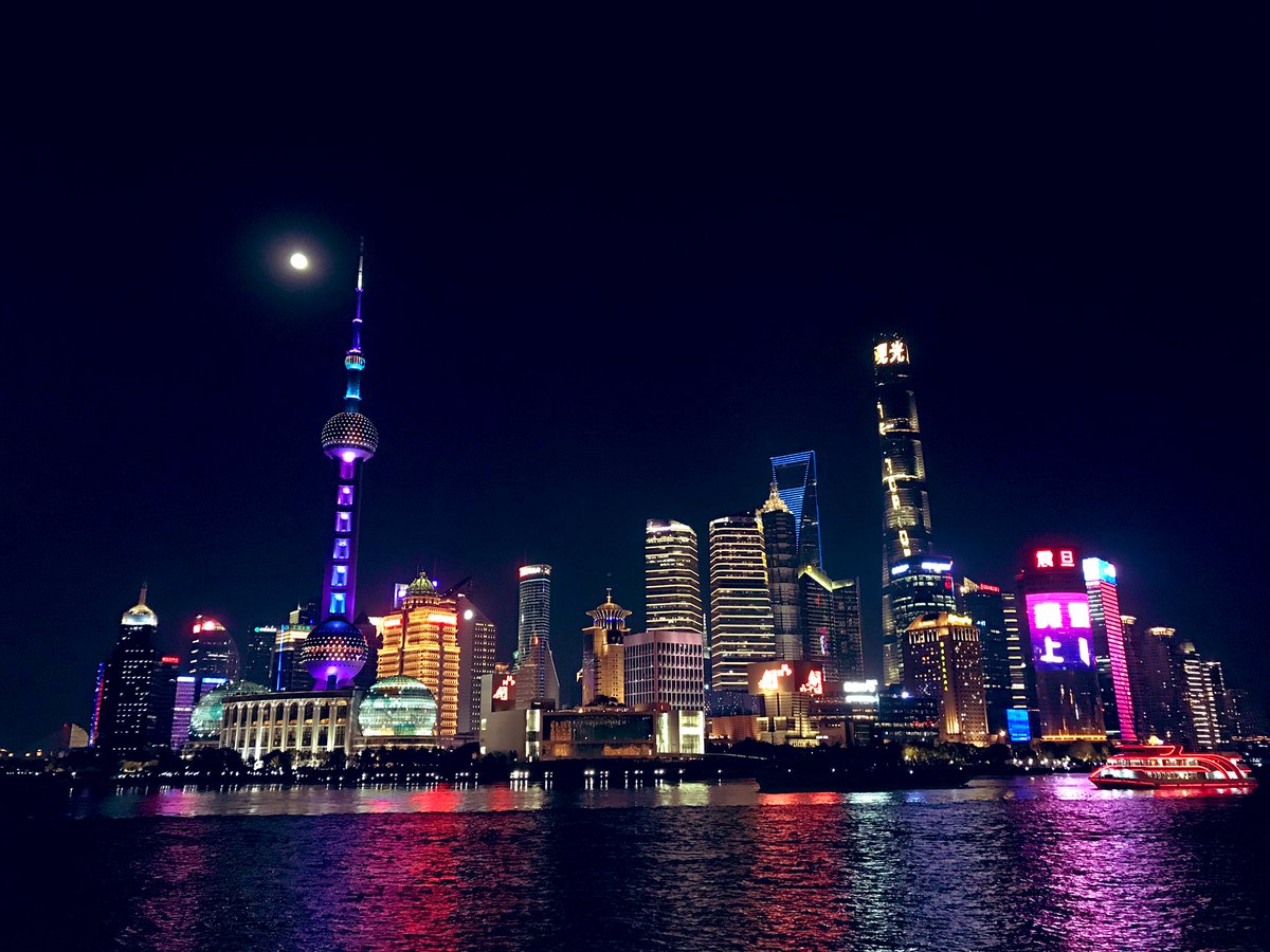 An ancient town in Shanghai. All the old memories about the Chinese New Year came back.