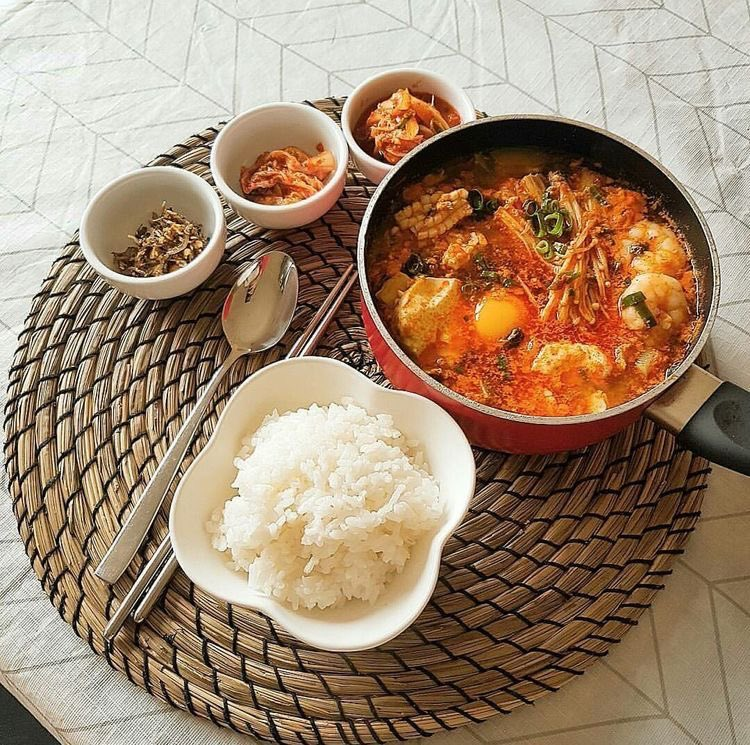 I need someone to cook me Korean foods