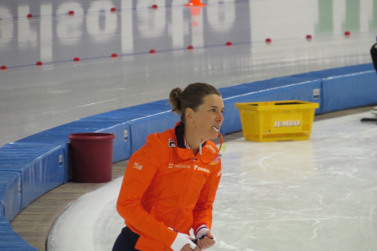 MvStuijvenberg1's tweet photo. #IreenWust #AntoinetteDeJong
Ik was ook een keer bij het schaatsen, Heerenveen December 2018.
#OlympicGames #TeamNL #Oranje https://t.co/emKDJ4Jfil