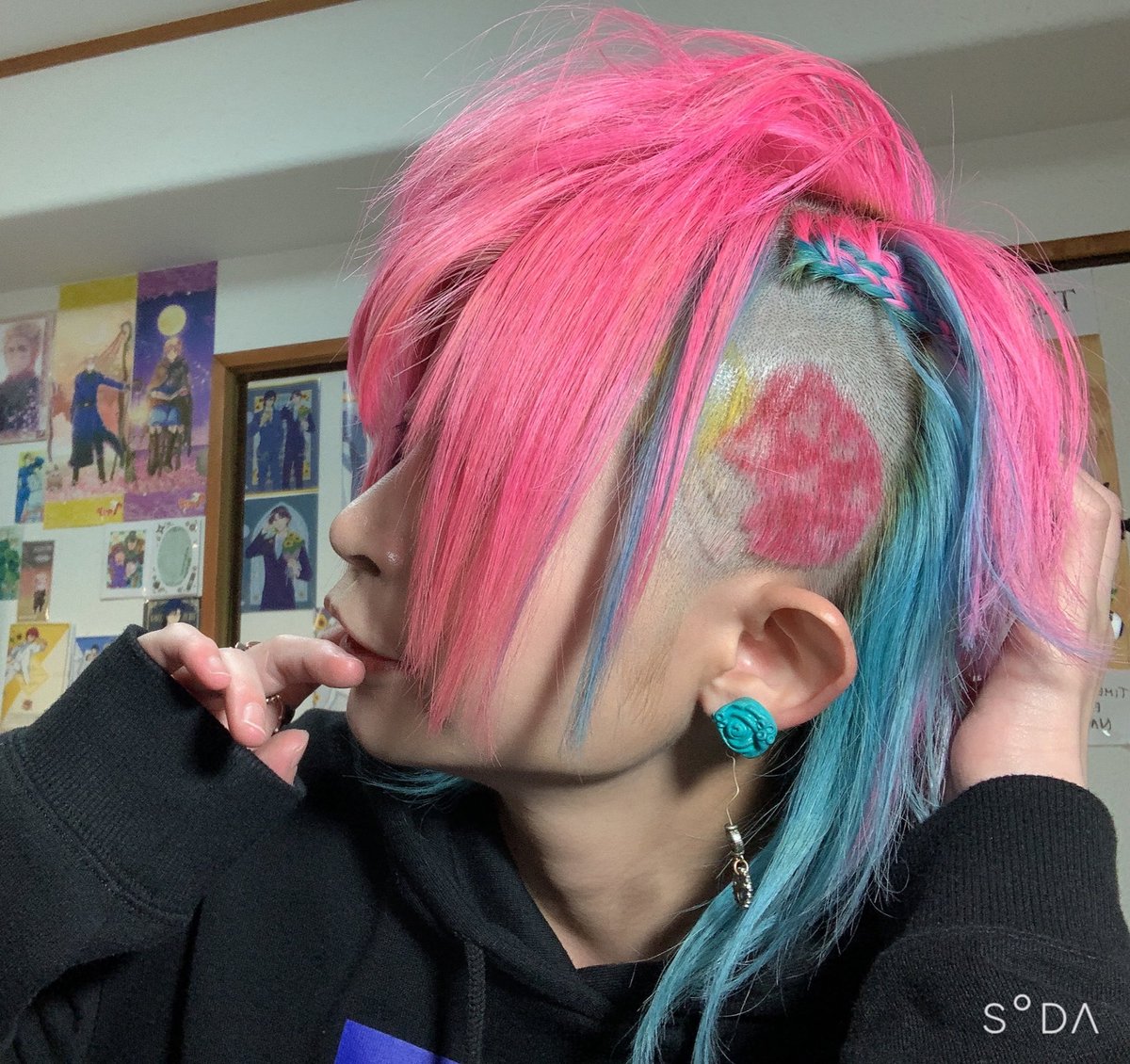 ReN_kbkr's tweet photo. 【トリックモンスター】
髪の毛をいつも最高に染めてもらえるのぶっちさん！（@nobutti3 ）
ありがとう！
これからもよろしく！( • ̀ω•́  )✧ https://t.co/0OzKQxXe1J