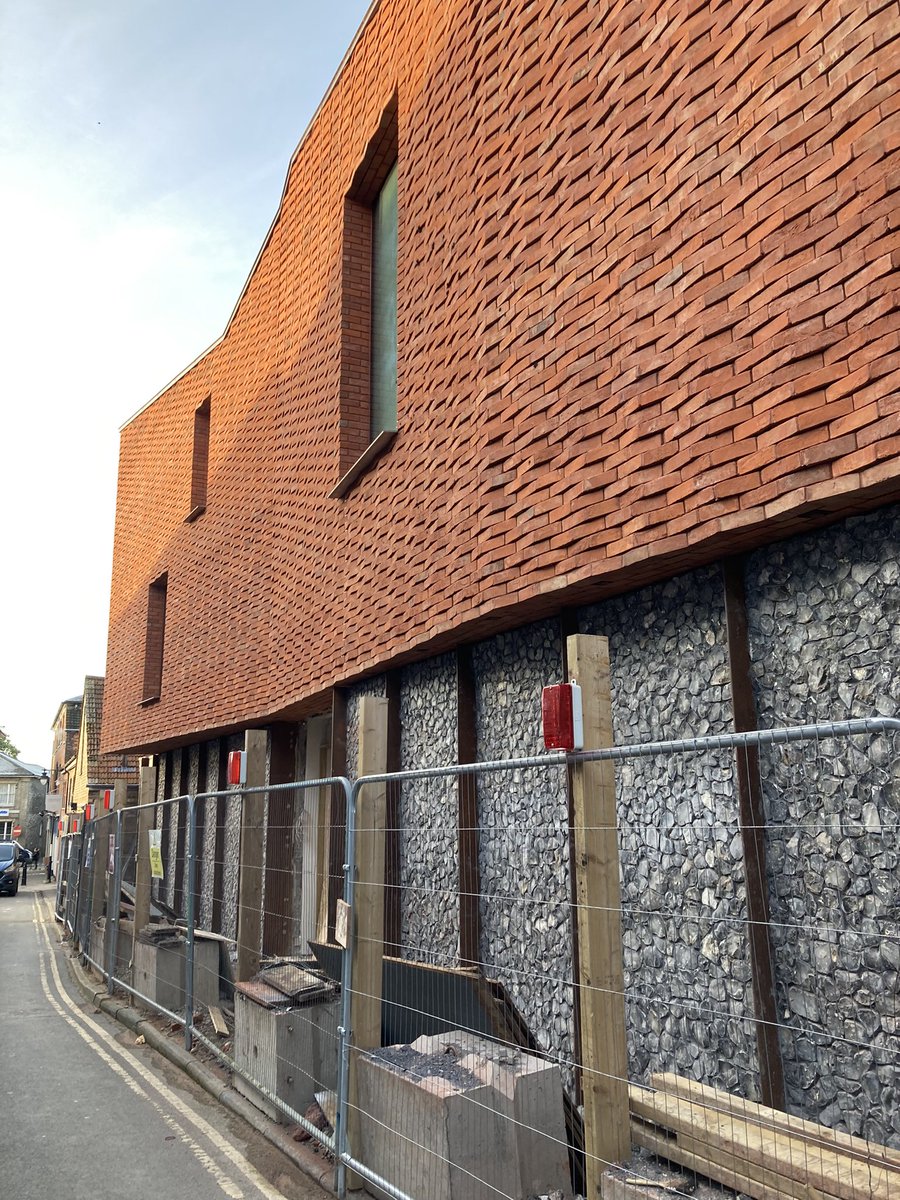 BillsDirector's tweet photo. Hoardings down. A step closer. @GH_Sudbury @HeritageFundUK @TheLinburyTrust @ThePilgrimTrust @BaberghDistrict https://t.co/YgbnVt09ye