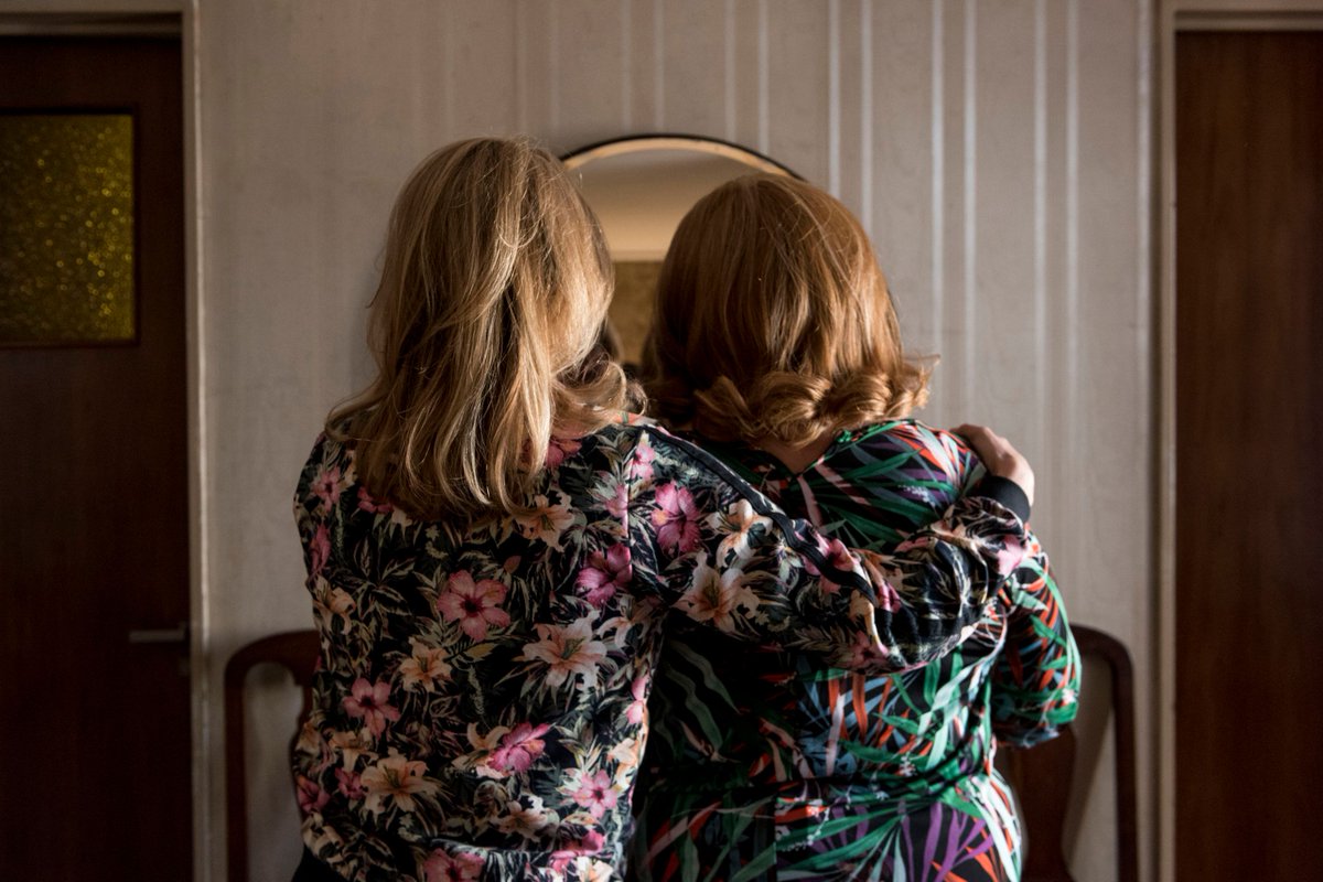 Buenos días, Harp@s. Iniciamos una semana muy emocionante, con la vista puesta en la gala de los <a href="/PremiosGoya/">Premios Goya</a>, que se celebrará este próximo sábado en Valencia. Nuestras siamesas ya se están preparando para no perderse ni un detalle de una ceremonia muy esperada. 

#Goya2022