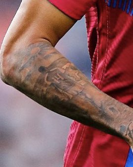 Photo: Aubameyang sports Arsenal tattoo on Barcelona debut