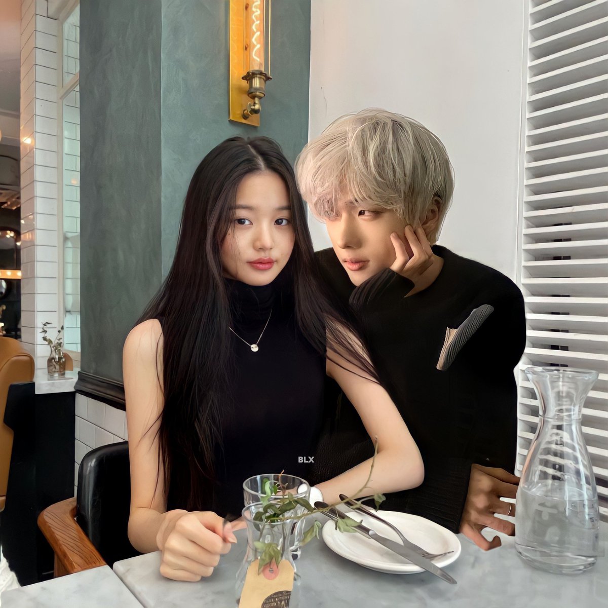 whitetulipsz's tweet photo. mbak pacarnya jizriel
#vickyandy #wonsung two tweets au https://t.co/1h6nE41WNj