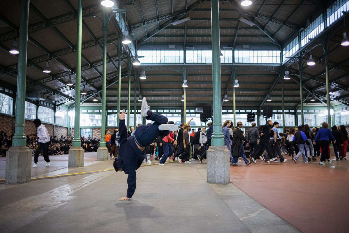 tombeesdelanuit's tweet photo. Retour en images sur "Apaches" de Saïdo Lehlouh. Un évènement dans le cadre du festival Waterproof avec le @CCNRB1 #rennes #dimanchearennes #DAR
Plus de photos 👉 https://t.co/cekHosvA1s
📷 @Laurentgzrd https://t.co/9TXKgE61wQ