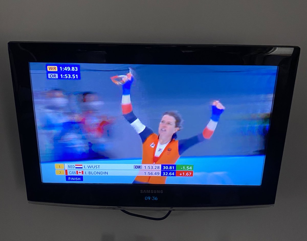 Ireen Wüst, the first person to win gold medals in five different Winter Olympics!🥇 🇳🇱 👏 My ice skating heroine, what a star. And with an Olympic record, what an incredible achievement. Mega proud Dutchie! 🙌 #WinterOlympics2022 #ireenwüst #beijing2022