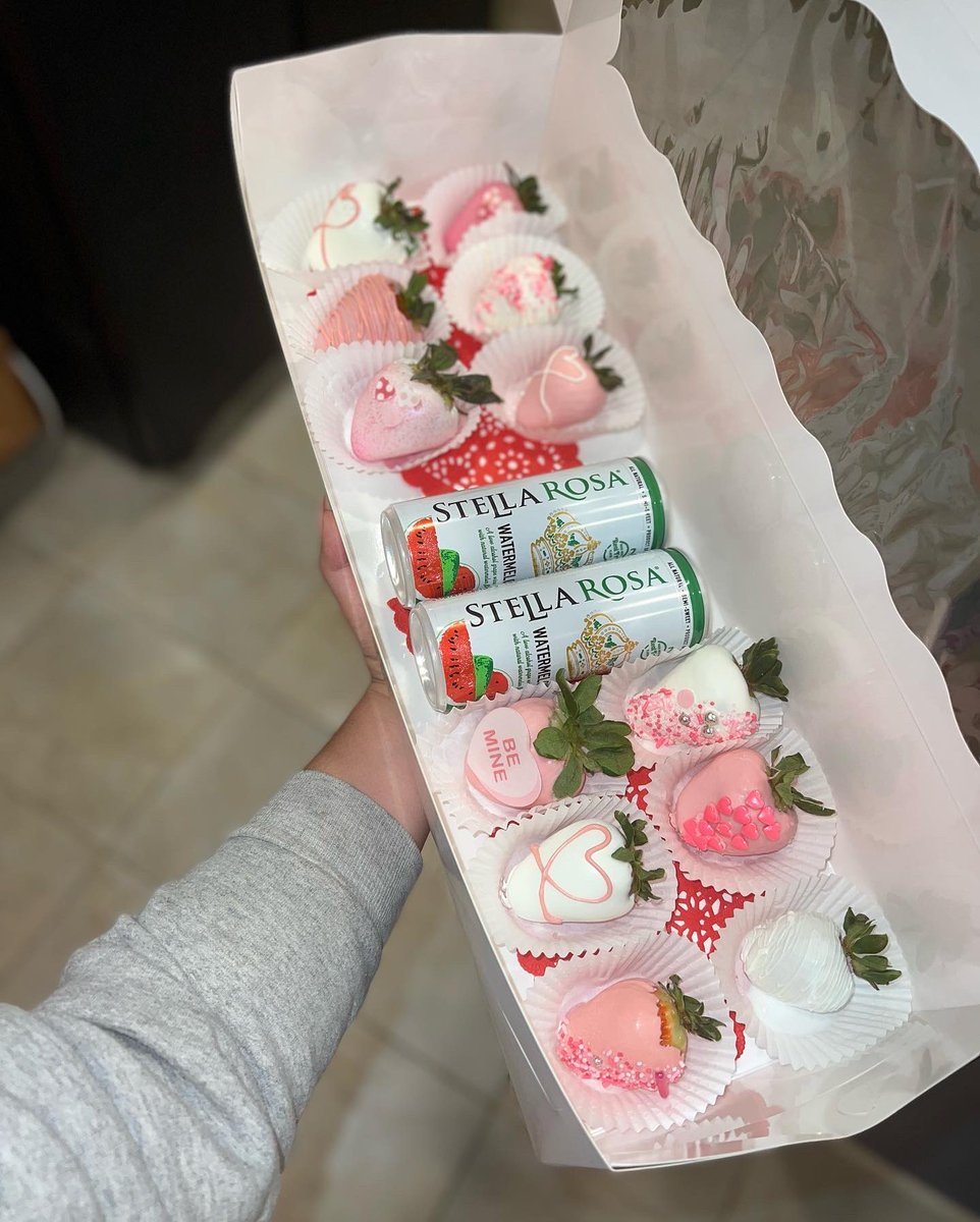 itzel_Loveee's tweet photo. Place your Valentine’s Day orders! Last day to order is 2.11.22! @ItzABellaTreatz on IG and Facebook too! Retweet and get $5 off your order! (pls RT to spread the word 🥺✨🙏🏻💗) https://t.co/2b86OnZgiX