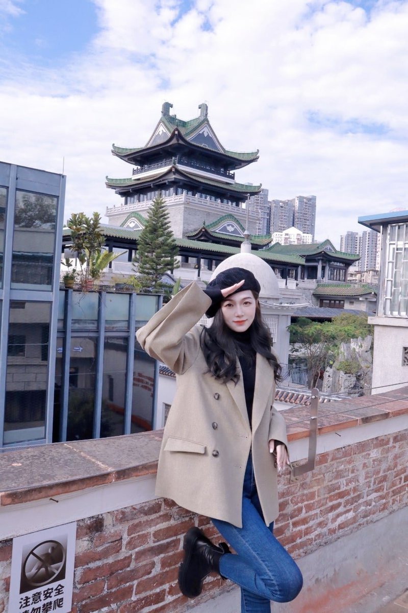provide_ac's tweet photo. This is my older Korean sister who misses me and will be back in Seoul this year to visit my parents during the holidays https://t.co/VrLsXcVXpk