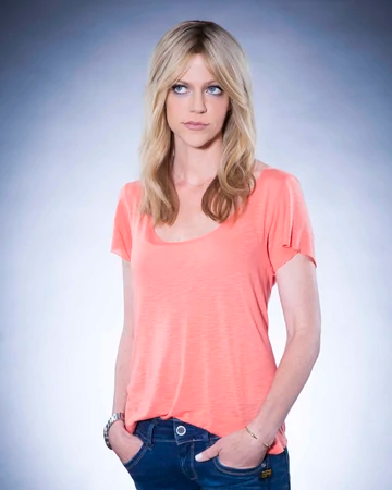 depressedchotd's tweet photo. Today's Depressed Character of the Day is Dee Reynolds from It's Always Sunny in Philadelphia (canon). https://t.co/kI49jC2H8G