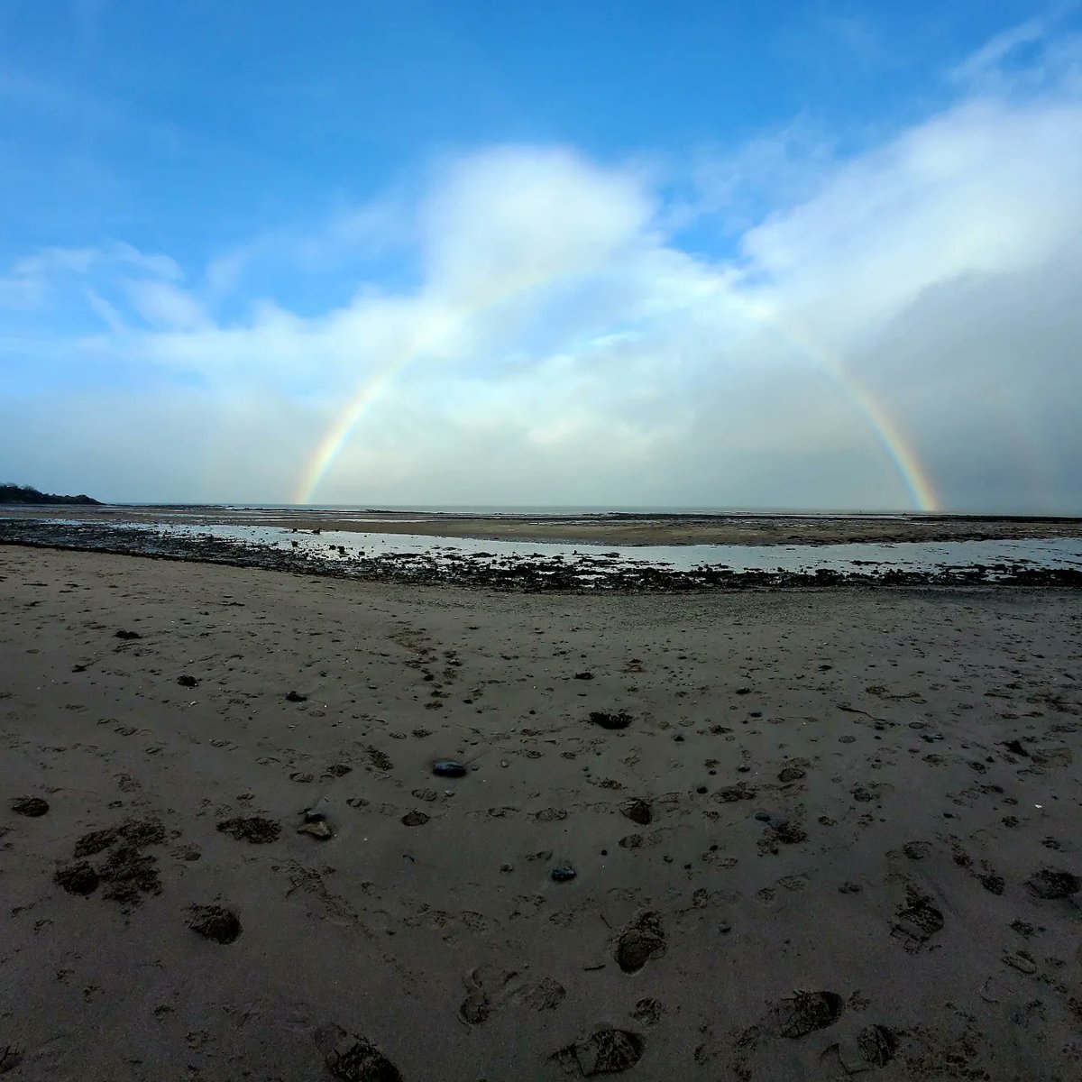 nicolamartin44's tweet photo. Didnt know if I could face a between backshifts run this morning but so glad I did #completerainbow #rainbow #marathontraining #ukrunchat #studentparamedic https://t.co/zPy46COLG0
