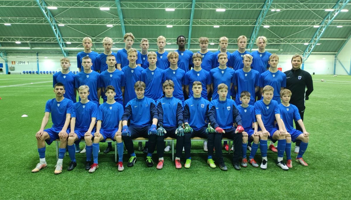U15-poikien vuoden ensimmäinen maajoukkueleiri käynnistyi tänään aamulla! #Minihuuhkajat leireilee Eerikkilässä torstaihin saakka, ja mukana on paljon ensikertalaisia: nimilista löytyy linkistä! 🦉

palloliitto.fi/jalkapallouuti…