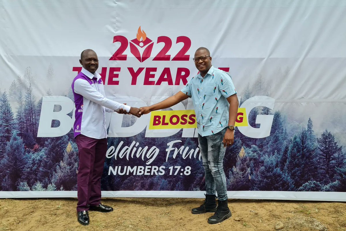 LloydMungoni's tweet photo. WORSHIP REVIVAL ROADSHOW SEVENTH ANNIVERSARY CELEBRATIONS๐ฅ๐ฅ๐ฅ๐ฅ 08/02/22.
Congratulations to Pastor Kassam and the whole Church, May God bless your Ministry!!
The Edutainer OnSet๐
#theedutainer #Roadshows #YourMC #facilitation #MCServices #YearOfExpansion #InternationalMC https://t.co/ct137nhLrM