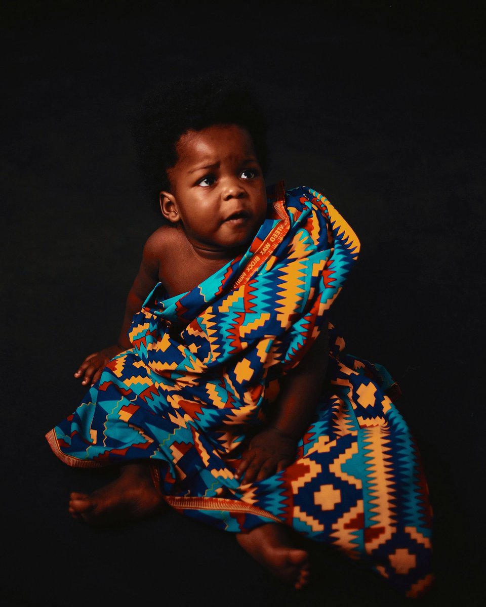 KwameKoda's tweet image. I photographed a King.💙💛👑