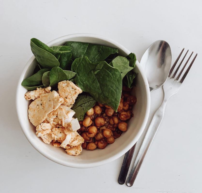 FOGFoods's tweet photo. In need of a quick &amp; healthy lunch idea for this week? 🤔 Check this bowl of goodness from @secret_diary_of_a_sw_girl using our curried lentils, chickpeas, chicken &amp; spinach! - https://t.co/IohUbX8gDX

#lentils #healthylunch #fitfood #lunch #lunchideas #quickmeals #healthyfood https://t.co/KnpmtQ7Klz