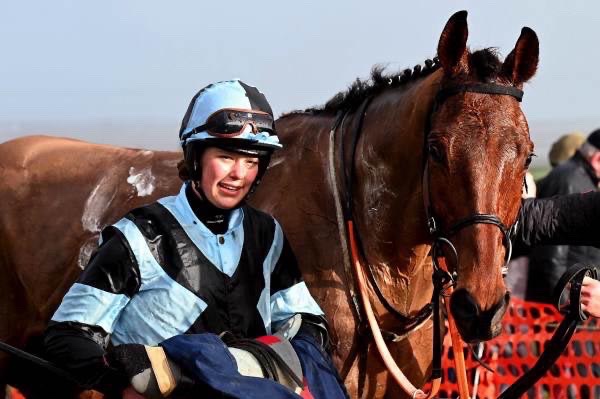 Congratulations to Alex Ingram and her horse Everywhere Now who took the Winners Of One at <a href="/BellharbourPtoP/">Bellharbour PtoP</a> yesterday. She gave him a great ride and hopefully they will have plenty more successful days together! 

📸 healyracing.ie 
<a href="/WJHJT/">LIAM HEALY</a>