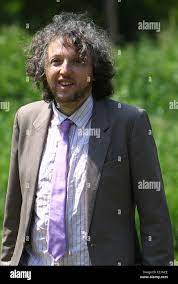 John Cleese on masks.. perfectly applying Effective Altruism thinking