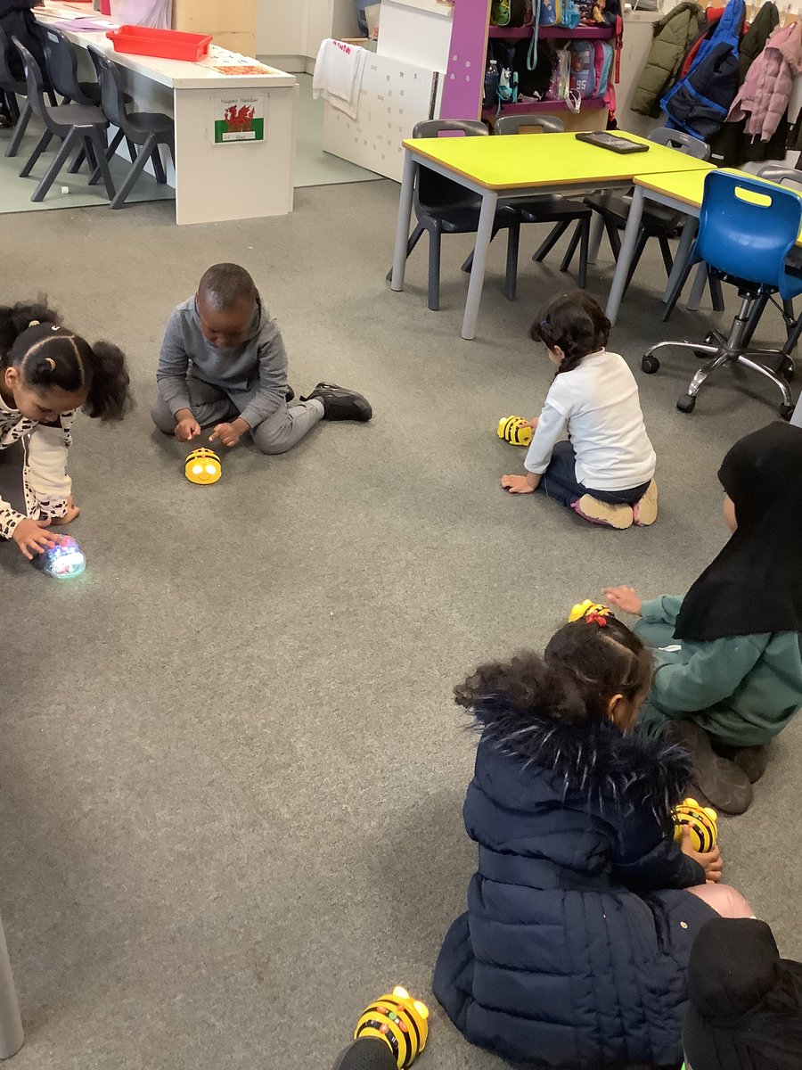 Comet_class's tweet photo. Last week we were programming Bee-Bots to help us use our direction words. We also remembered how to debug if we made a mistake to ensure that the Bee-Bot got to the correct place. #DCF @mrAndrewsY3pl #programming #newcurrciulum @BigMaths #widermaths @Andrell_Ed https://t.co/83q6YxYrcL