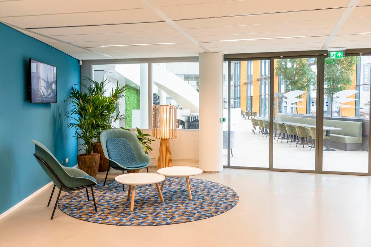 Lokat30's tweet photo. Ook vorig jaar hebben wij weer een aantal mooie projecten samen met @Verwolafbouw mogen opleveren. Lokat 3.0 verzorgde het schilder- en stucwerk bij onder meer Univé Hoorn, @Croonwolterdros en Natuurlijk Jong. https://t.co/VxBvLuBeJN