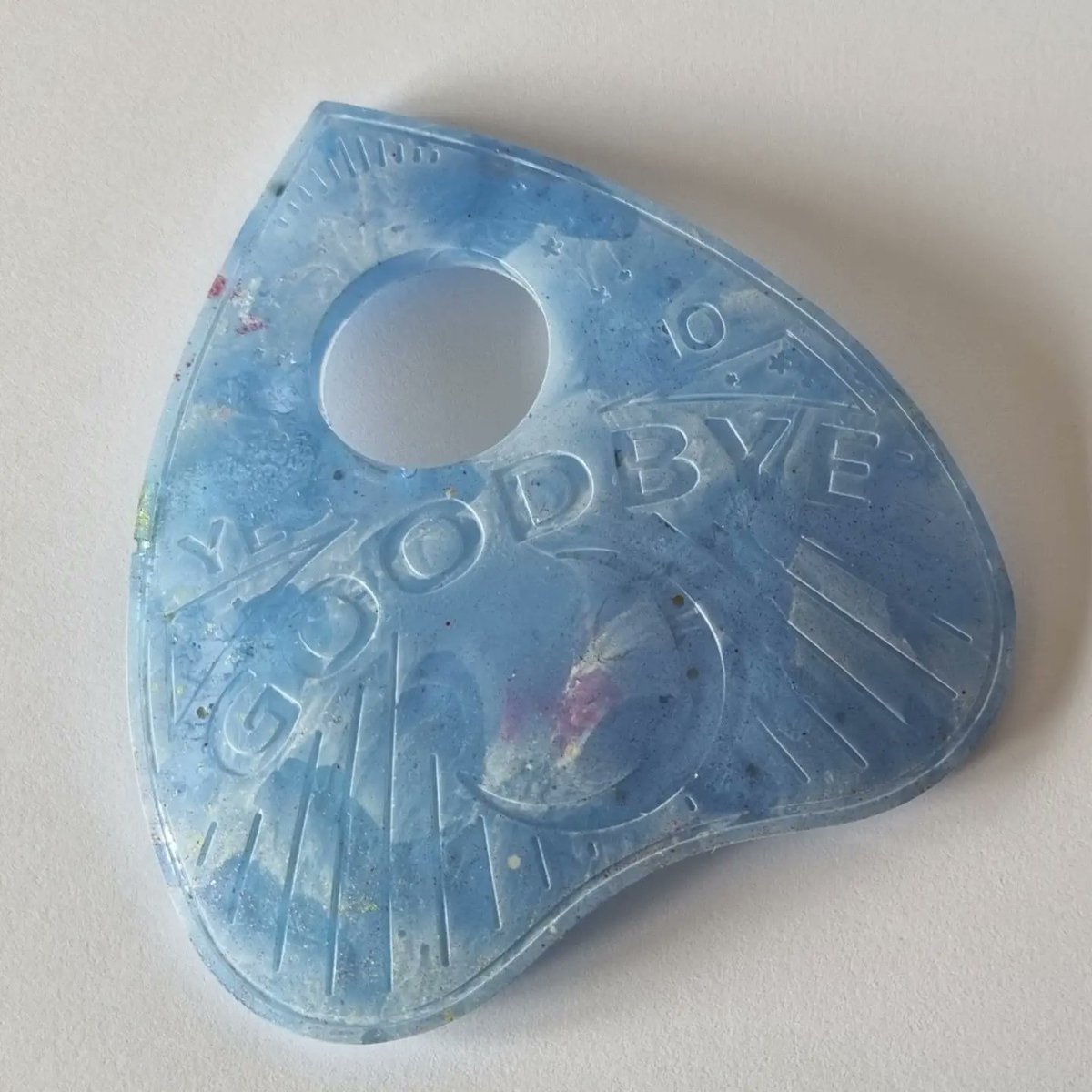 GothYork's tweet photo. A few of my resin planchettes ๐ค
#Planchettes #Ouija #YorkGoth #GothGift #AlternativeGifts #SmallBusiness https://t.co/uhrx6aGyKP