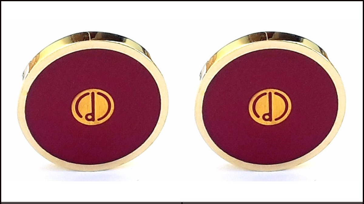 MCufflinks's tweet photo. #Dunhill #Cufflinks - #vintage 90s - Gold Plated Red Enameled - #Mensfashion Cuff Links #mengifts #etsygifts https://t.co/WEwNlzY2G9 via @Etsy https://t.co/4CR6vQ8Iwl
