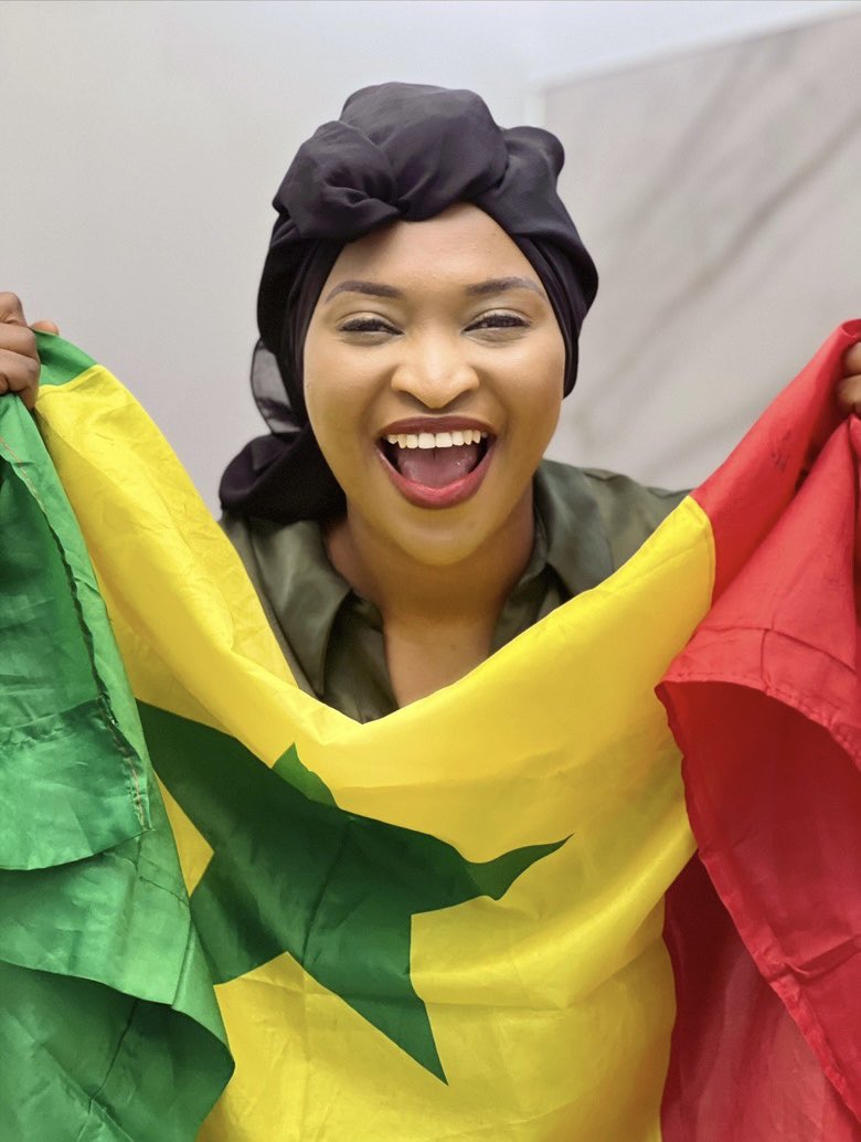 ndatou1's tweet photo. Alhamdoulillah Champions d’Afrique!!! Quel match! Quel Can! Quelle équipe ! Vous faites la fierté de tout un pays, bravo. 
Beau moment de football, beau moment de rassemblement et de fierté nationale.
Mes félicitations et mes encouragements pour la combattivité, l’engagement 🇸🇳🇸🇳 https://t.co/nhGOKUHhdB