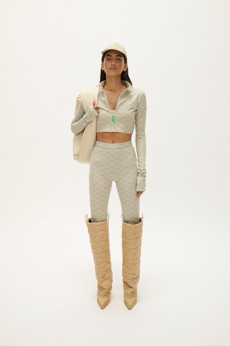 diorangxl's tweet photo. Off-White Spring 2022 RTW https://t.co/Kiv1xbjH8O