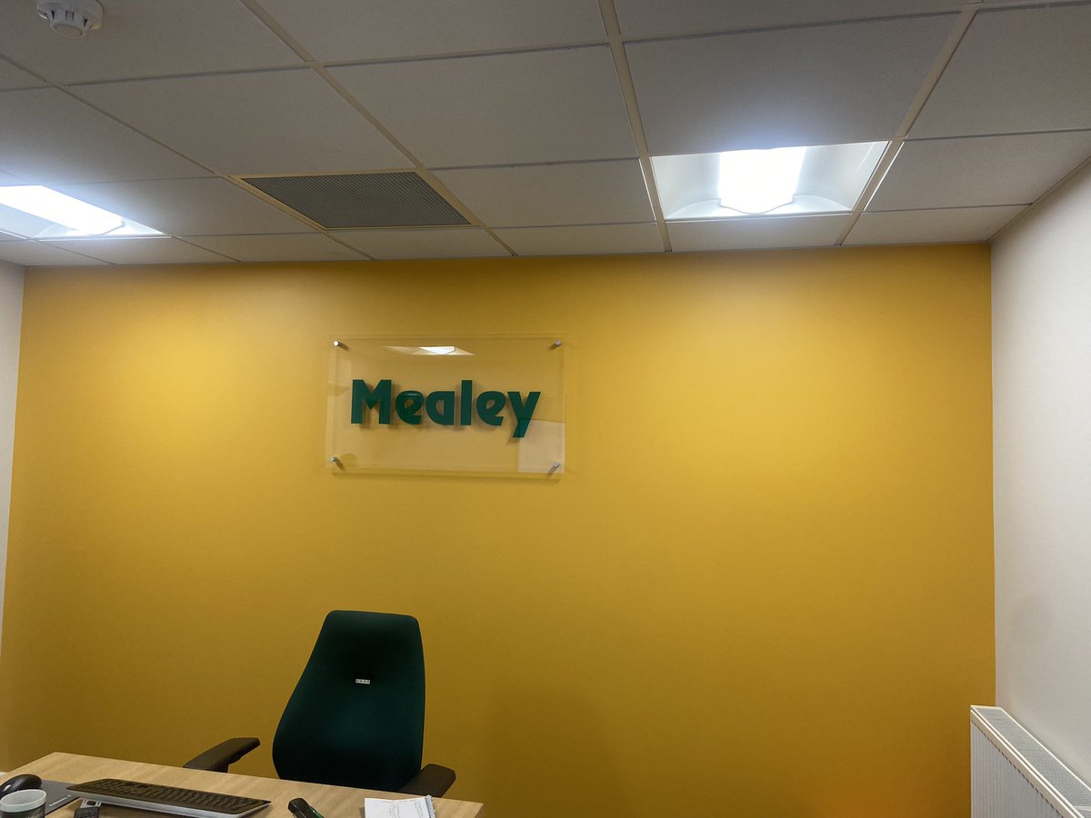 MealeyProjects's tweet image. The office has now been redecorated. We are loving the colours it really brightens up the work space. Thank you to Richard Hayes Decorating for doing a brilliant job 🎨
