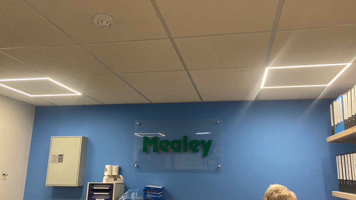 MealeyProjects's tweet image. The office has now been redecorated. We are loving the colours it really brightens up the work space. Thank you to Richard Hayes Decorating for doing a brilliant job 🎨