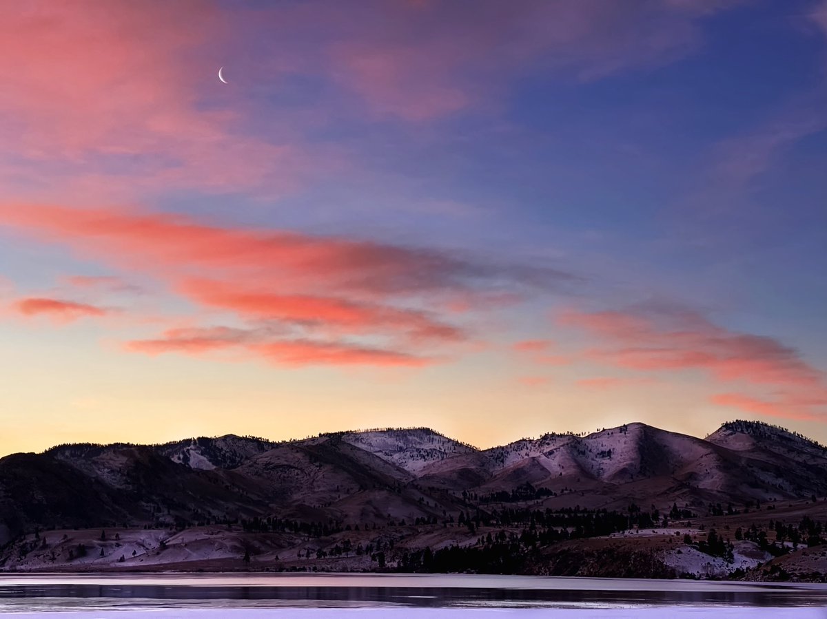 Gm.
#photography #LandscapePhotography #Sunrise #Montana