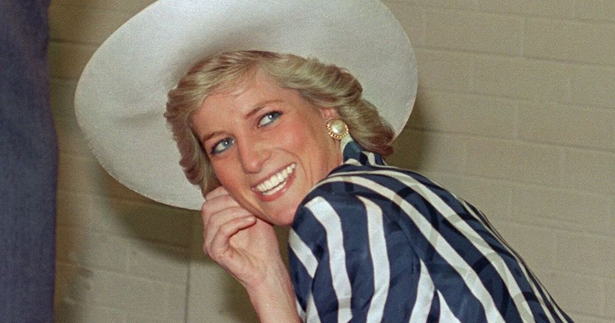 MirrorRoyal's tweet photo. 'Camilla becoming Queen is disloyal to Diana - it's a betrayal and a step too far' | Polly Hudson
https://t.co/s60vIfQAWy https://t.co/SDAXCIFuTt