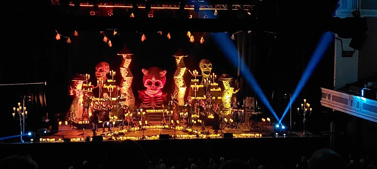 AlexGhostHuntUK's tweet photo. @KingGeorgesHall @RockOrchestraDE last night 💜 https://t.co/5UbW56yQ9l
