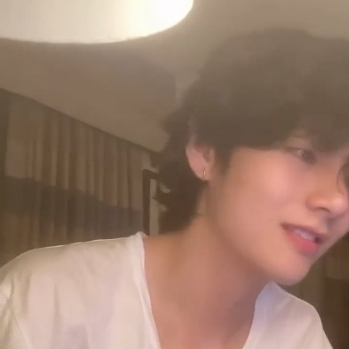 งื้อน้องแทมาอัพสตอรี่น่ารักมากเลยย https://t.co/SdPTxqBRzb<a href="/tag/jungkook"class="tags"><span>#jungkook</span></a>