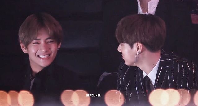 vkooful's tweet photo. this photo sequence of taehyung making jungkook smile :( https://t.co/wLC8Z8Elp7