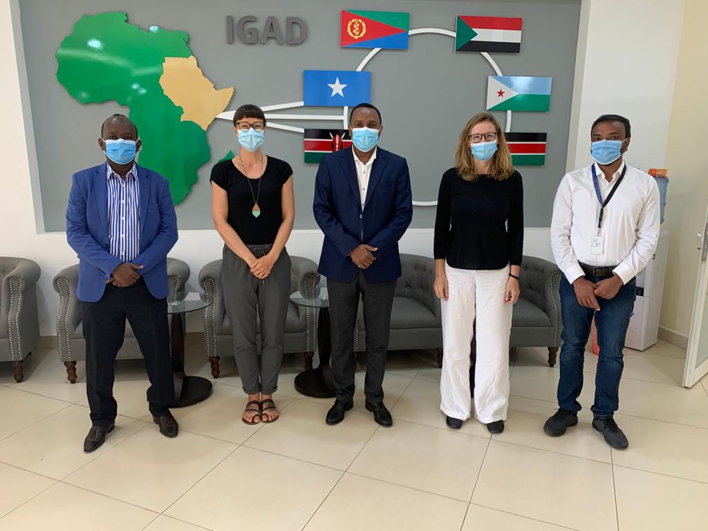 IOM_EHSA's tweet photo. @IOMRONairobi &amp; @icpac_igad met today to discuss enhancing access to quality data and evidence on human mobility and its relationship to climate change. An essential step to support policy and minimise disaster displacement risk in the IGAD region 👇
https://t.co/MA0ZPtRek9. https://t.co/U4HAfnw2Y3