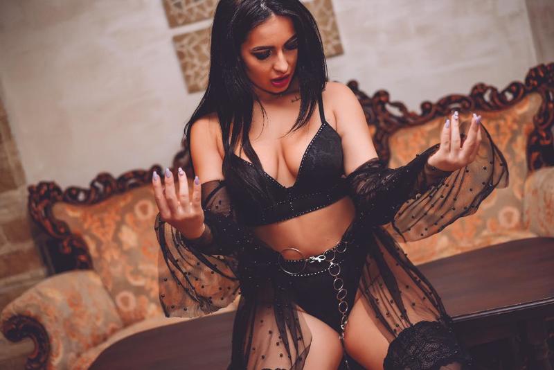 sexturylive's tweet photo. MelisaBlack 🥰🔞💦
I am sensual woman and i put pleasure in what i do..In private with me you choose to play with my buzz toy and give me pleasure or to watch me playing for you.
https://t.co/MNfyxDoRne https://t.co/qYBDojyaft