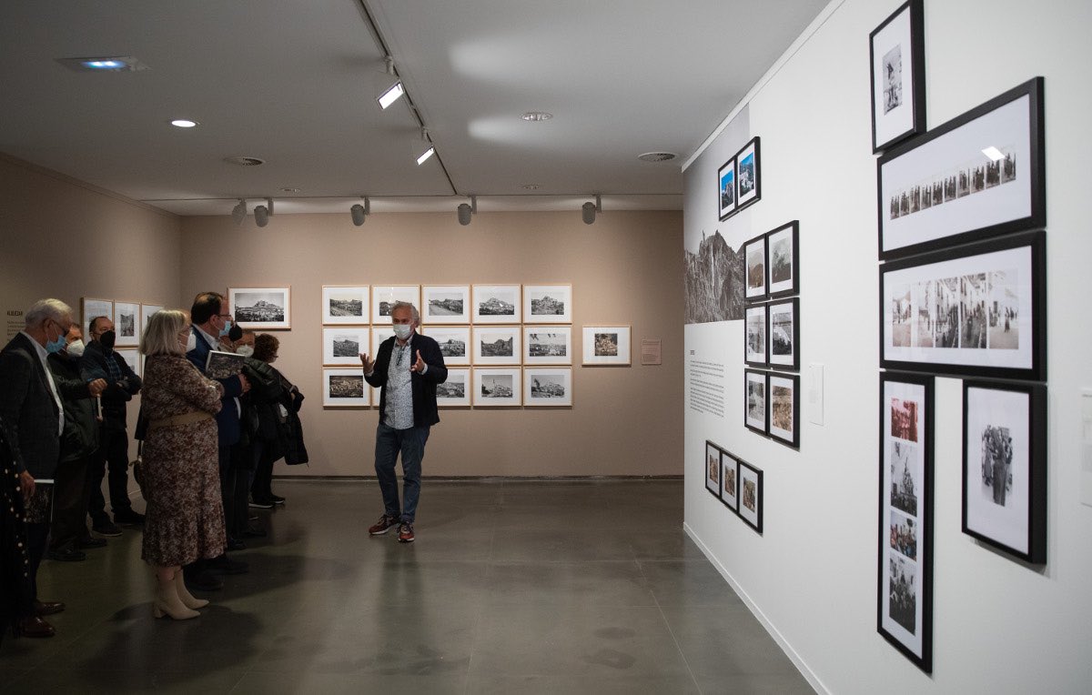 La #exposición ‘Alquézar y Zuheros. Miradas en la distancia’ concluyó este domingo en <a href="/DPHuesca/">Diputación de Huesca</a> con más de 3.000 visitas 

Ha abordado las similitudes y diferencias entre dos poblaciones rurales que han experimentado un gran auge gracias a la actividad turística 

📸 Álvaro Calvo