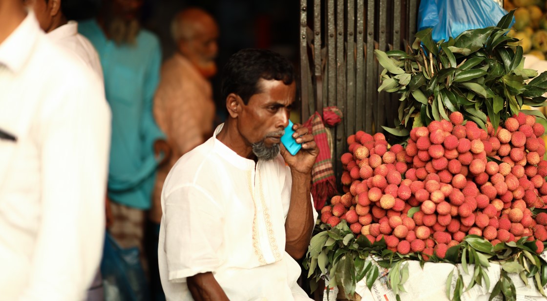 i3_program's tweet image. Meaningful #financialinclusion requires improving #financialhealth. In MSC&apos;s #podcast, @mdhasan79, @a2i_bd, discusses the potential of leveraging #FinTechs to improve the financial health of Bangladesh&apos;s low- and moderate-income population.

Listen 👉 tinyurl.com/2h98ubs7