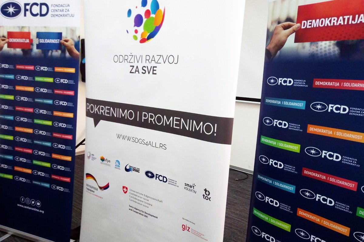 Javnu debatu organizujemo kao aktivnost savetodavne Tematske grupe „Postići rodnu ravnopravnost i osnažiti sve žene i devojčice“ u okviru Platforme „Održivi razvoj za sve“, koju podržavaju vlade Švajcarske i Nemačke, a implementira Deutsche Gesellschaft für Internationale Zusammenarbeit (GIZ) GmbH u okviru projekta „Reforma javnih finansija – Agenda 2030“. Platforma se realizuje u partnerstvu sa Fondacijom Ana i Vlade Divac (AVDF), Centrom za visoke ekonomske studije (CEVES), Beogradskom otvorenom školom (BOŠ), Fondacijom Centar za demokratiju (FCD), Timočkim omladinskim centrom (TOC), Fondacijom BFPE za odgovorno društvo i SMART kolektivom. 