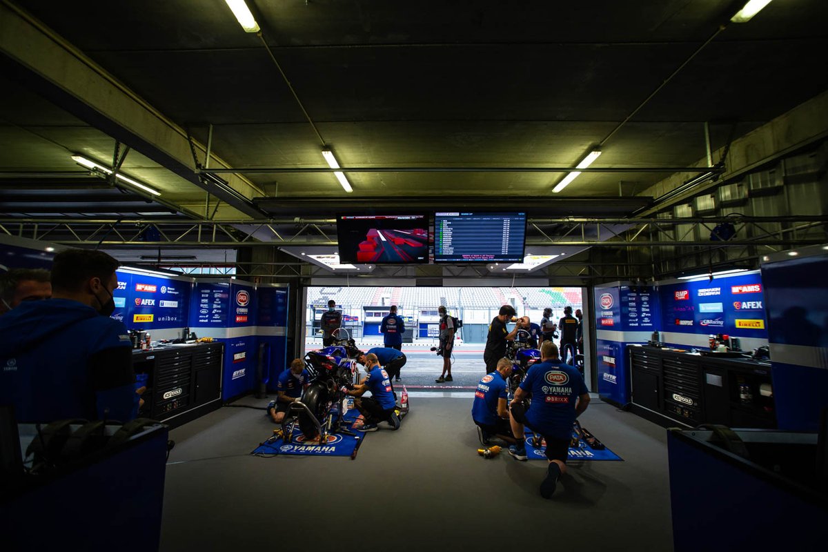 🗓️ We're not sure who is more excited for testing to start, the fans or the riders! Our pre-season programme gets underway at @AIAPortimao this week, the first of four tests ahead of the 2022 @WorldSBK season Full test plan 👉 crescentyamahaproshop.co.uk/blogs/yamaha-w… 📩 bit.ly/Join-Us-On-The…