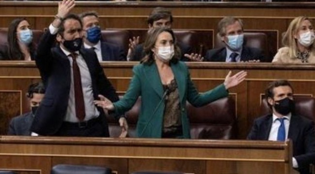 manueliris73's tweet photo. @Yolanda_Diaz_  a la pregunta de qué opina de la actitud de la oposición...."que sigan gritando que este gobierno seguirá trabajando...."

No hay más preguntas Señoría.
#ReformaLaboral https://t.co/axca5OsLbL