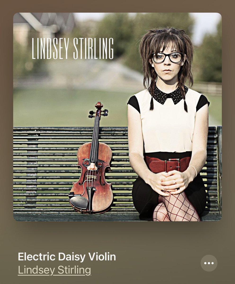 virtualhiker's tweet photo. #music #LindseyStirling #violin https://t.co/YEVj7UsWQK