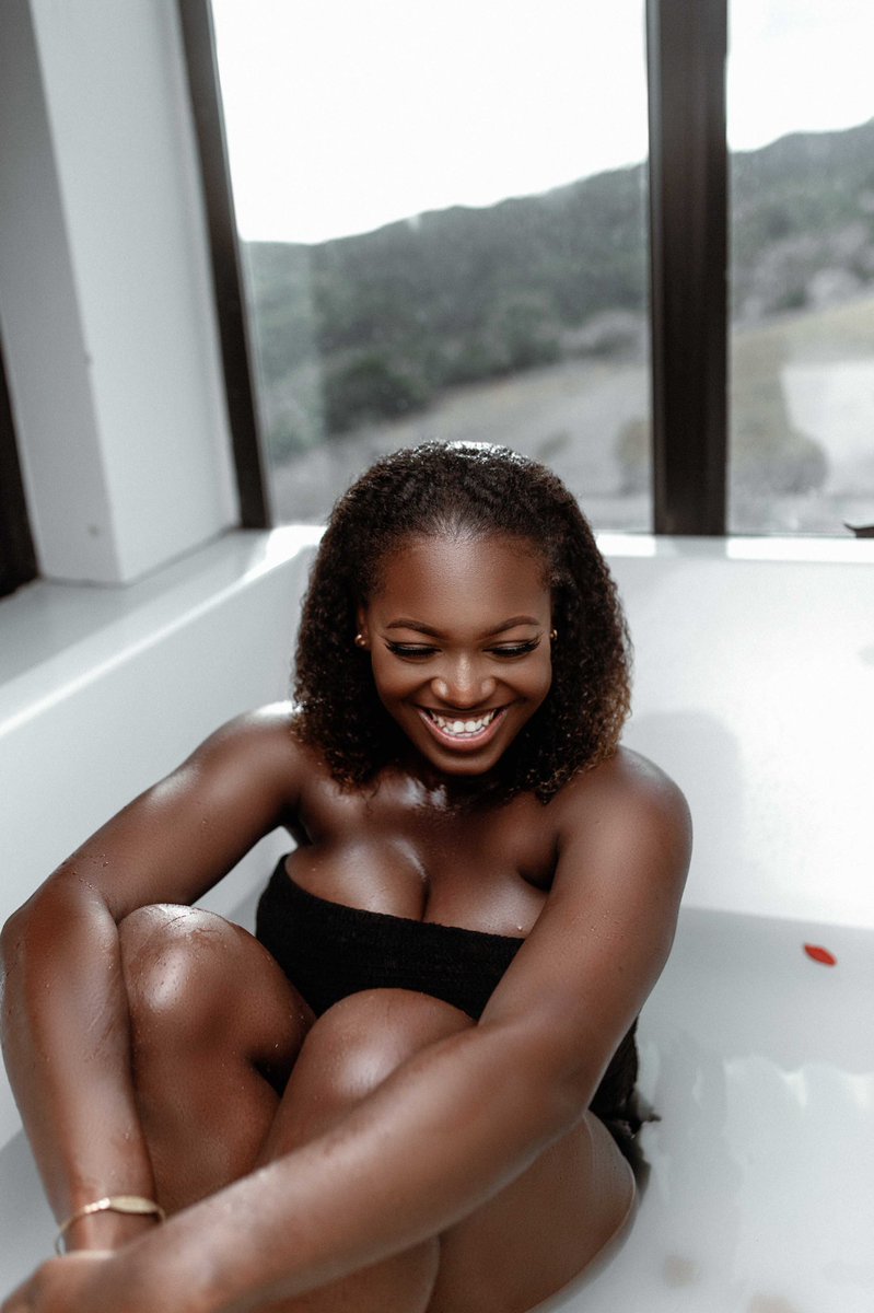 _TonsBoo's tweet image. tweennyyy fiveee 🥳