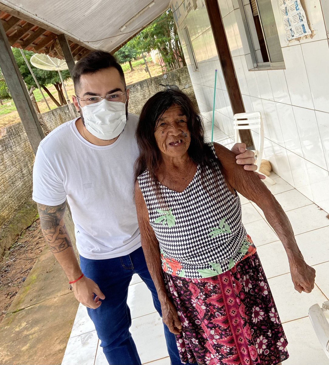 brxnomm's tweet photo. Primeira paciente do dia:
Dona Dolores 102 anos. Ela praticamente já viveu 1/3 da história do Brasil. Os povos originários merecem respeito!
#SaudeIndigena #Sesai #programamaismedicos https://t.co/d9kahPuN38