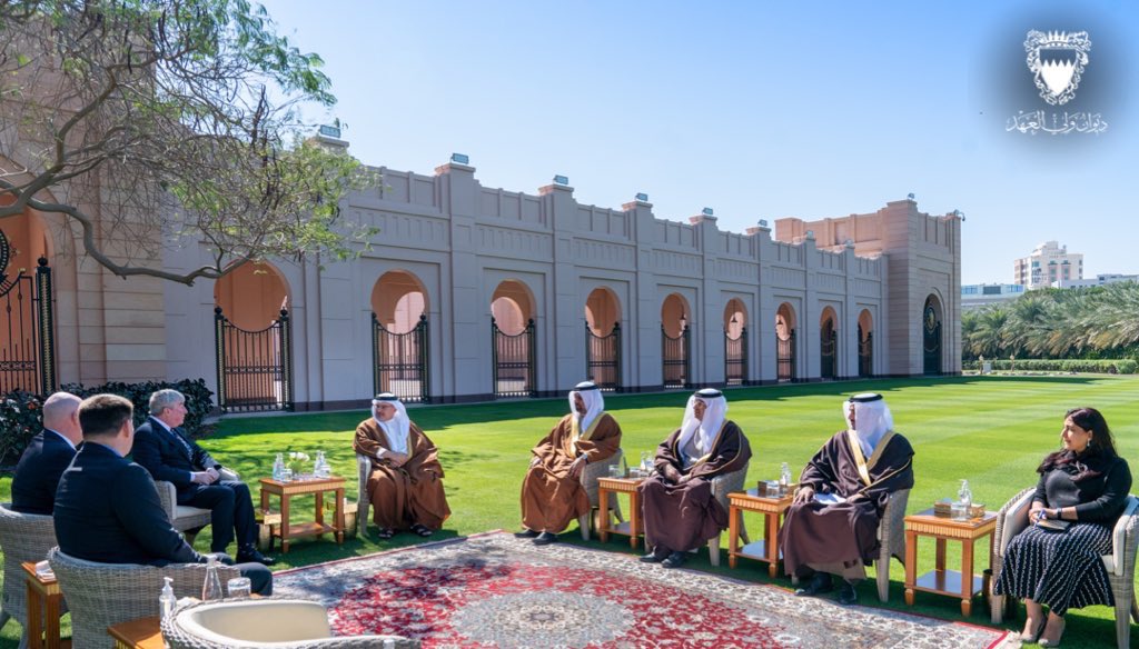 BahrainCPnews's tweet photo. HRH the CP and PM #Salman_bin_Hamad receives a delegation from the Atlantic Council of the United States of America, headed by Vice Admiral (Ret) John Miller #Bahrain #USA https://t.co/aqXg1HZLiR