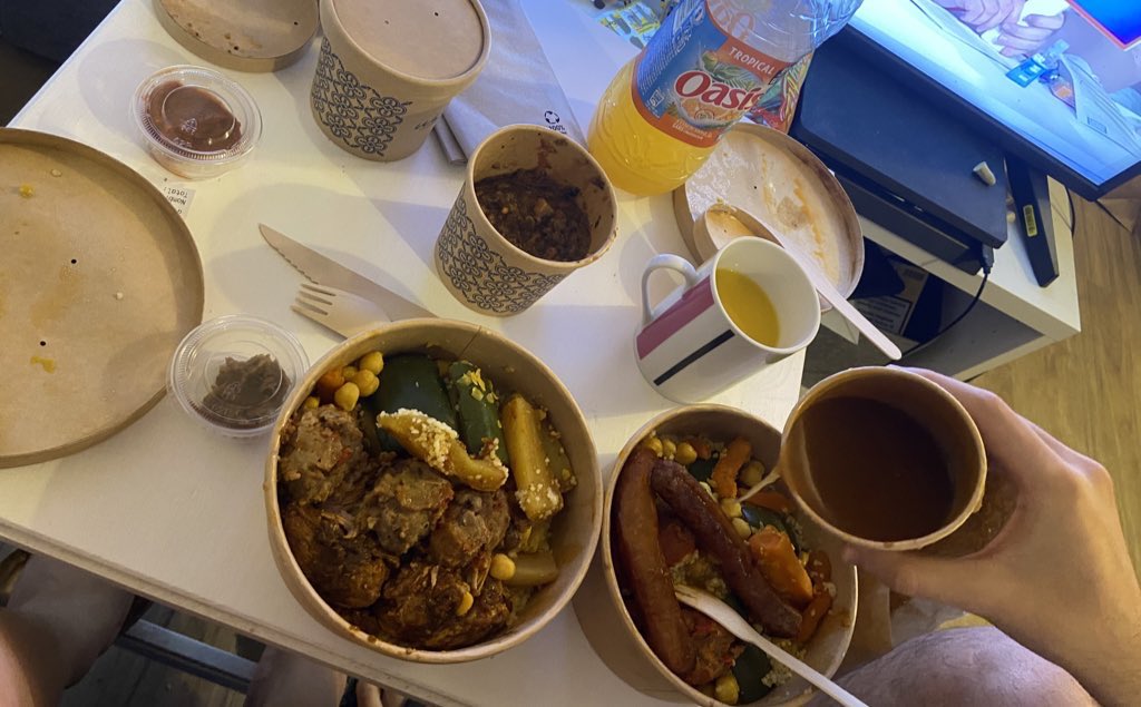 Salomsssss's tweet photo. Quand on se fait livrer un petit couscous de #Walida, la chaîne de resto de la maman de @gadelmaleh .. et ben on n’est pas déçus 😉♥️ https://t.co/XhqCvbZusa