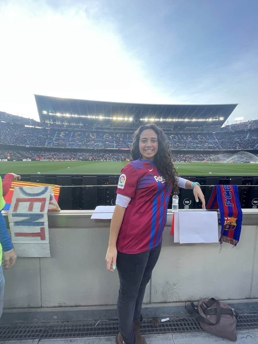 albaboucastell's tweet photo. Vistes privilegiades de l’estadi😍❤️💙❤️💙 #campnou #fcbatletico #FCBarcelona https://t.co/atDUz1pL1e