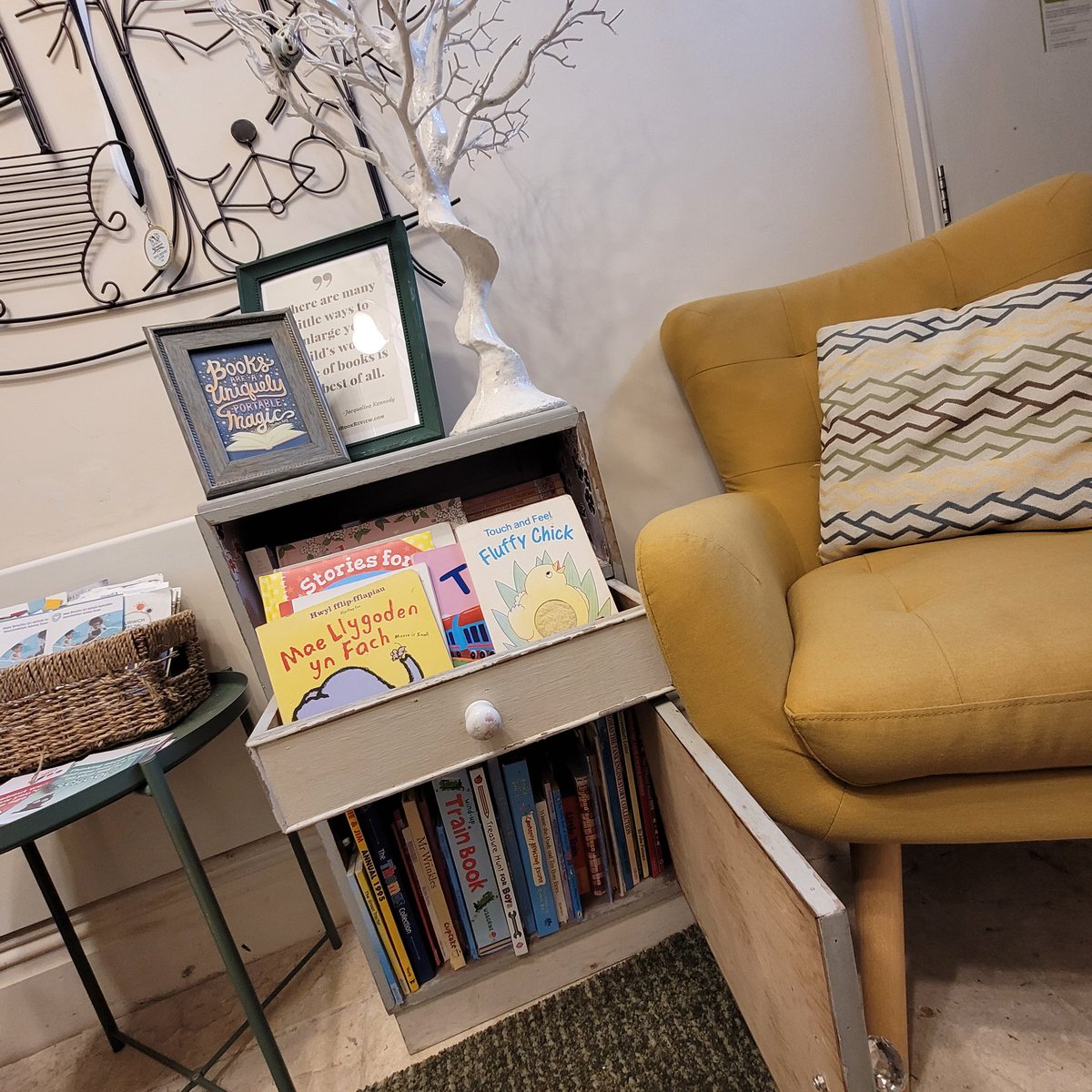 MinersMini's tweet photo. 'There are many little ways to enlarge a child's world. Love of books is the best of them'
Jacqueline Kennedy

Visit our lending library when dropping off or collecting your little one and share the magic of a book.
#lendinglibrary
#borrowingbooks https://t.co/LexFSmhh2g