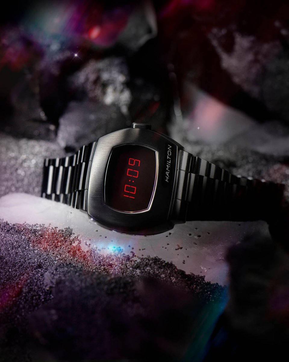 hamiltonwatch's tweet photo. From science fiction to reality. Introducing our iconic PSR with an edgy all-black look and a red display: https://t.co/fVISYgPK2v #hamiltonwatch #hamiltonPSR (Ref. H52404130) https://t.co/pFp5oJZ8Xp